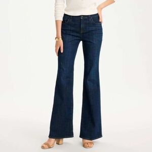 Chico's So Slimming Girlfriend Flare Jeans US 4R (0R) Dark Wash Stretch Denim